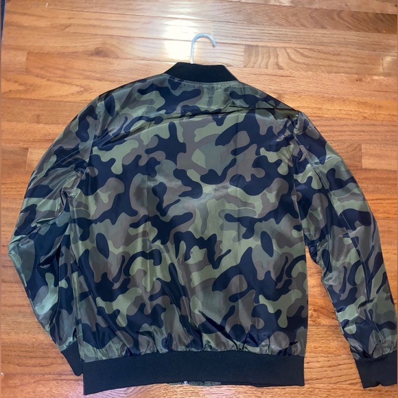 fasion camo bomber jacket- small - Picture 4 of 4